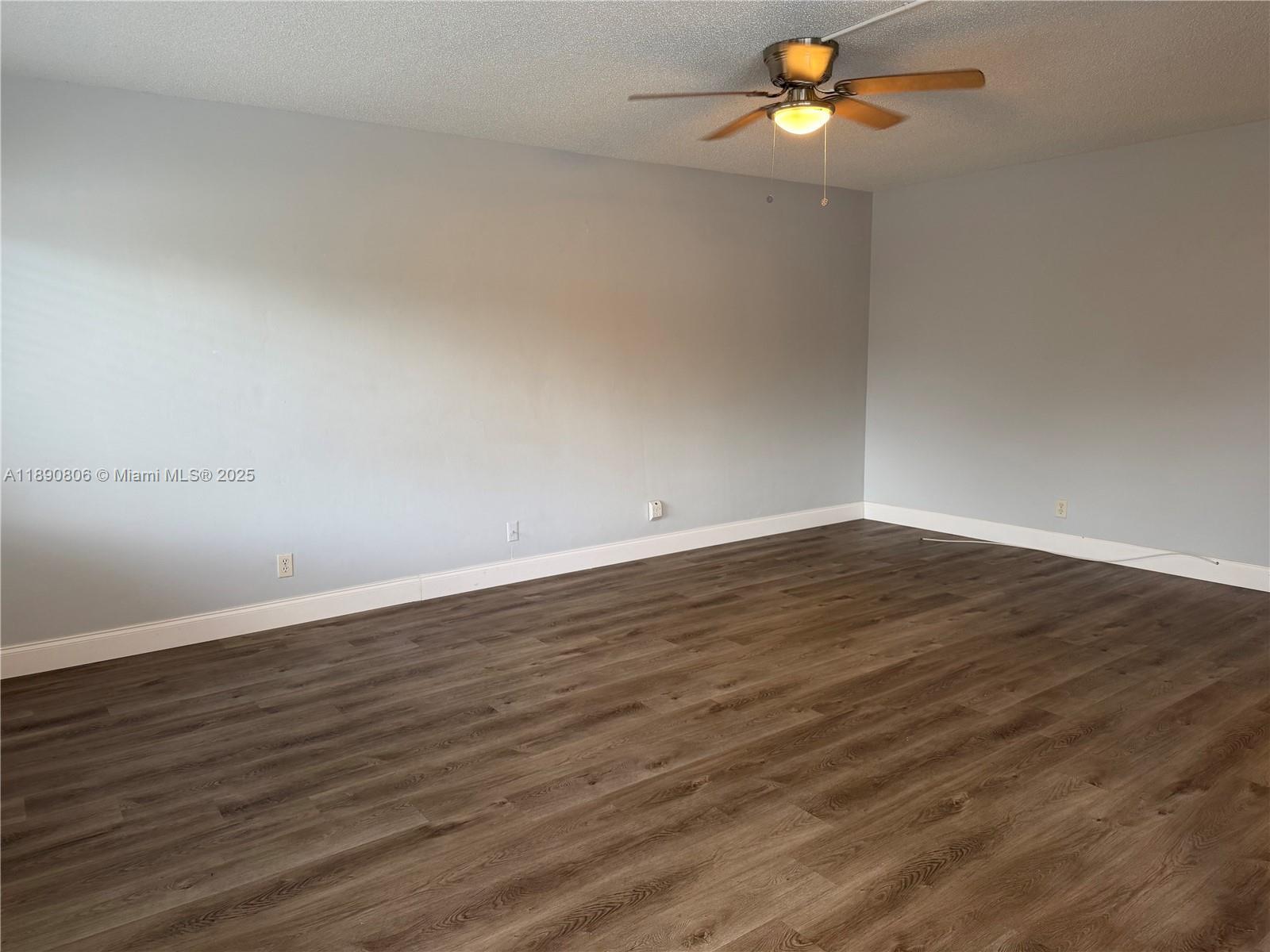 Building Photo - 2020 NE 51st Ct