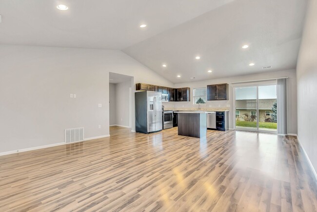 Building Photo - Modern Elegance Beckons at Summerland Park...