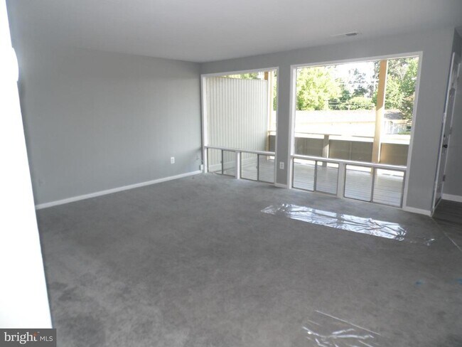 Building Photo - 7306 Donnell Pl