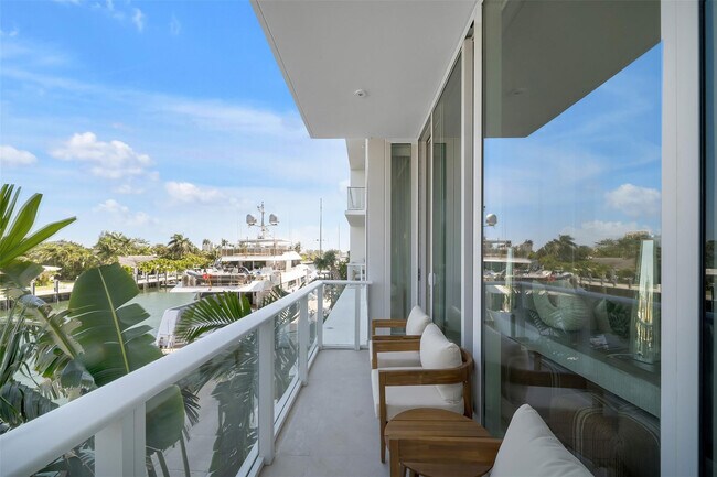 Building Photo - 2311 SE 17th St