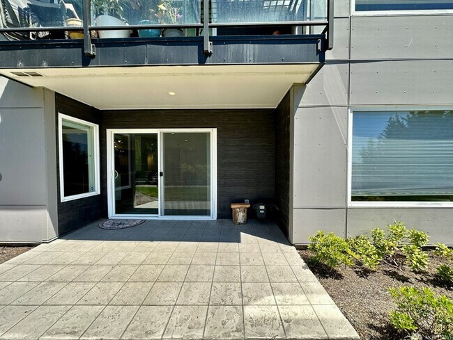 Building Photo - 2bd/1.75ba Kirkland Condo