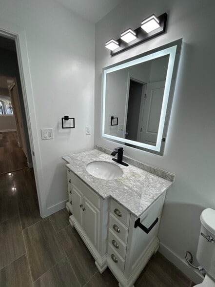 Building Photo - 4660 Kester Ave