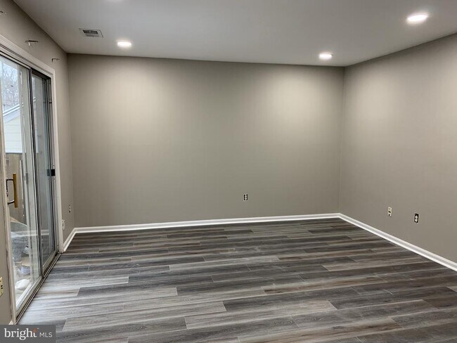 Building Photo - 6327 Prince Way