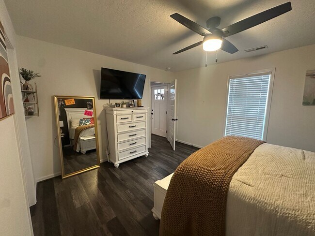 Building Photo - Jacksonville Rental!