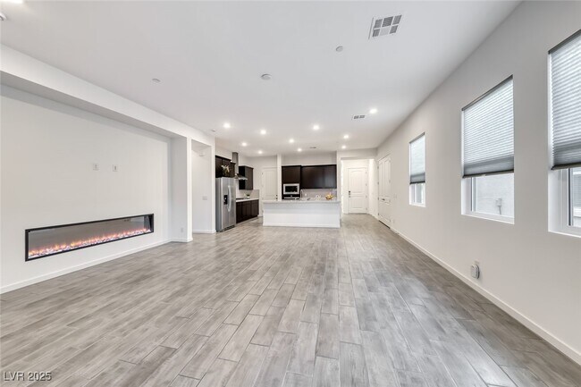 Building Photo - 102 Ibiza Lk Dr