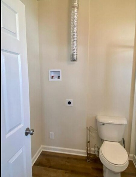 Building Photo - 243 Noble St