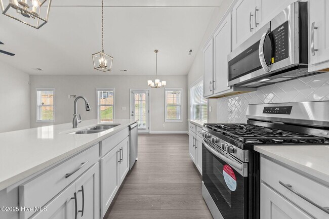 Building Photo - 700 Chestoa Trl