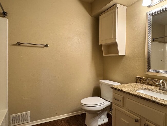 Building Photo - 8414 Cambridge Rd