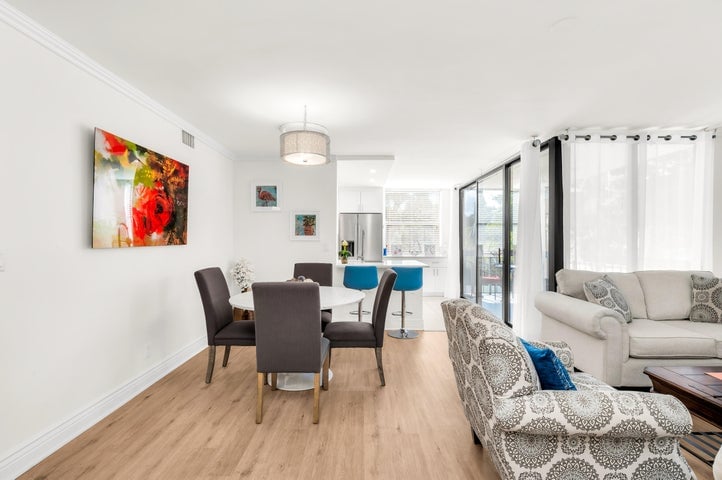 Building Photo - 600 Egret Cir