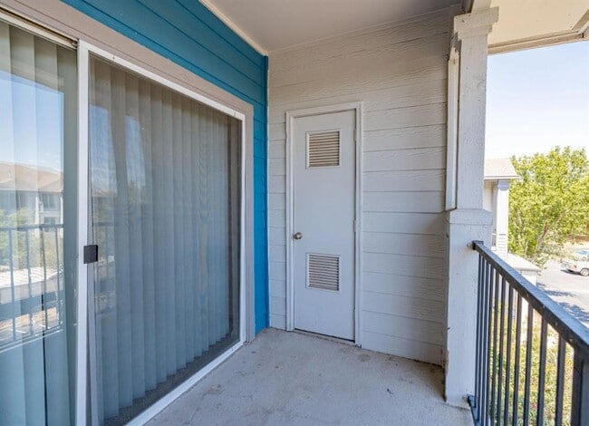 Building Photo - 10505 S I-35 Frontage Rd