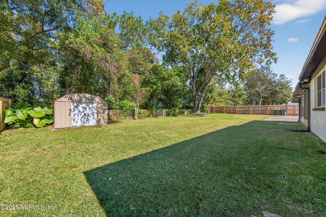 Building Photo - 6201 Grayling Dr