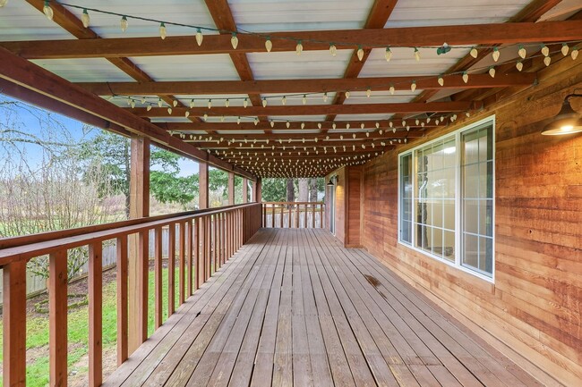 Building Photo - Greenway Park Neighborhood