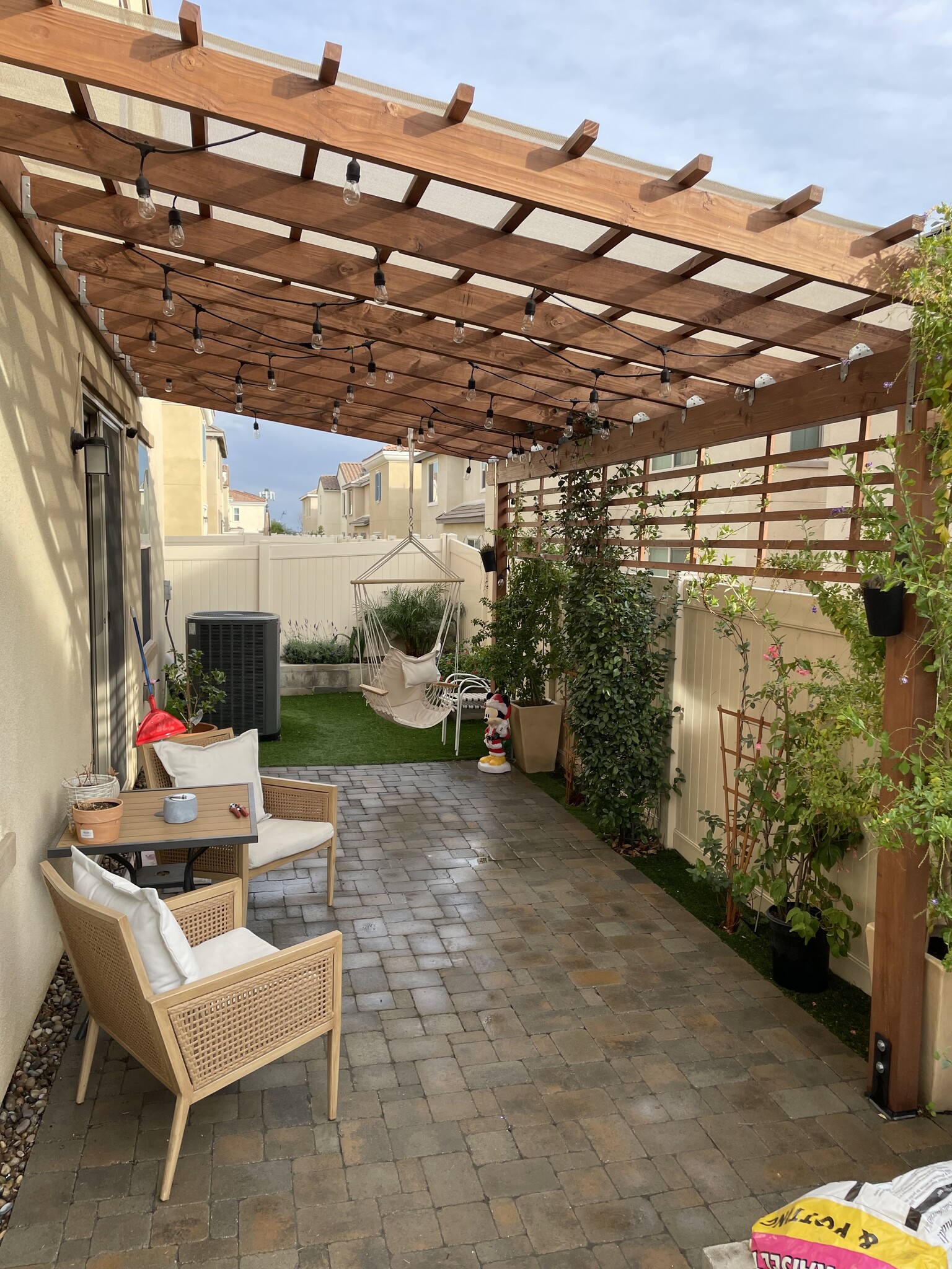 Back Patio - 969 W Jasmine Way