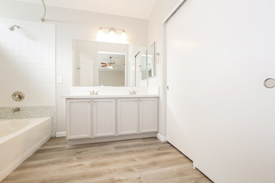Building Photo - 5325 Cholla Blossom Ct
