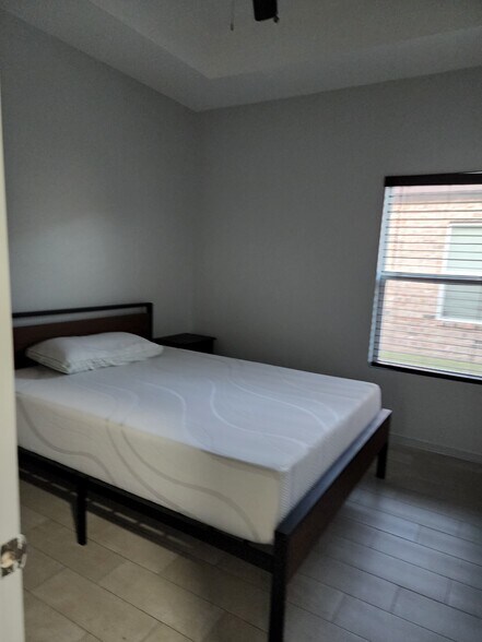 Building Photo - 3701 Paola St