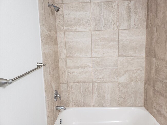 Building Photo - Townhome for rent