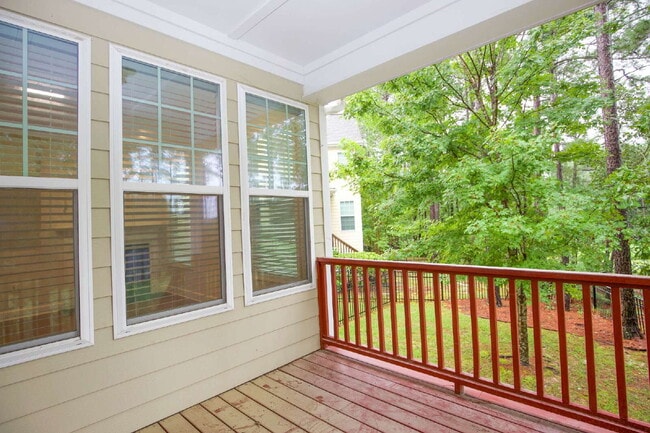 Building Photo - Charming 3 bed, 2.5 bath home with bonus t...