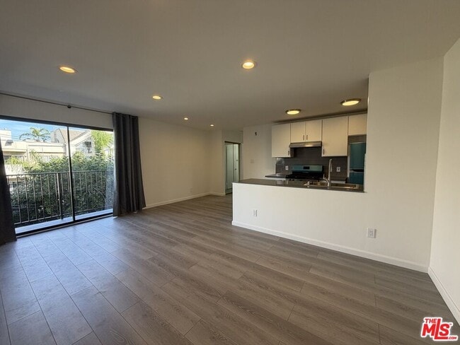 Building Photo - 1531 N Detroit St