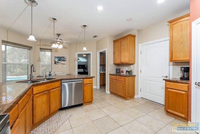 Building Photo - 28 Cypress Point Dr