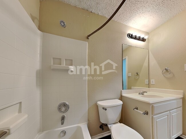 Building Photo - 2012 Cone Flower Dr