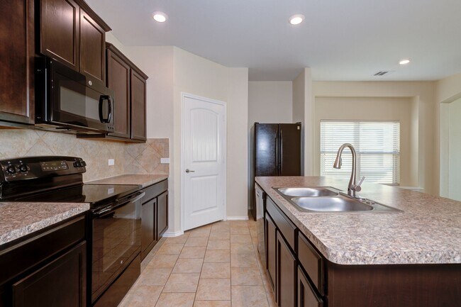 Building Photo - New one story rental home in NE San Antonio available for asap move in.