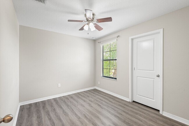 Building Photo - CARLTON LAKES HOMES FOR RENT!