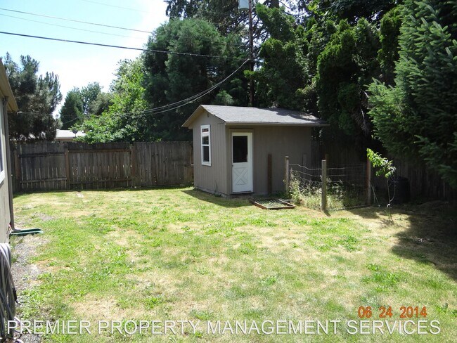 Building Photo - 3 br, 2 bath House - 902 25th Place
