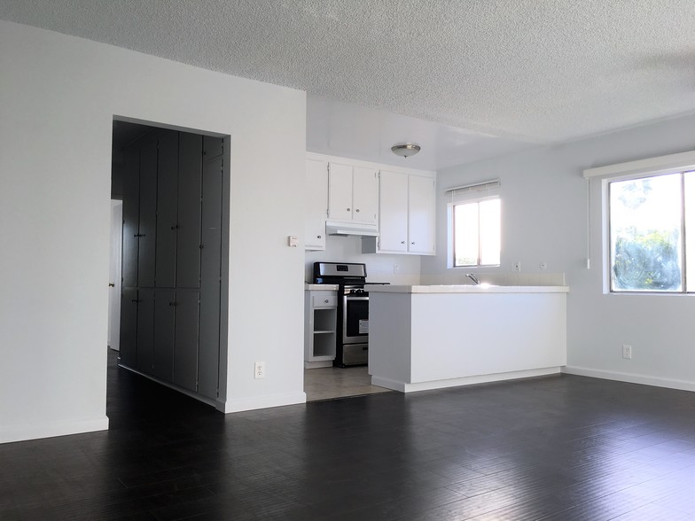 Bedroom Hallway - 603 N New Hampshire Ave