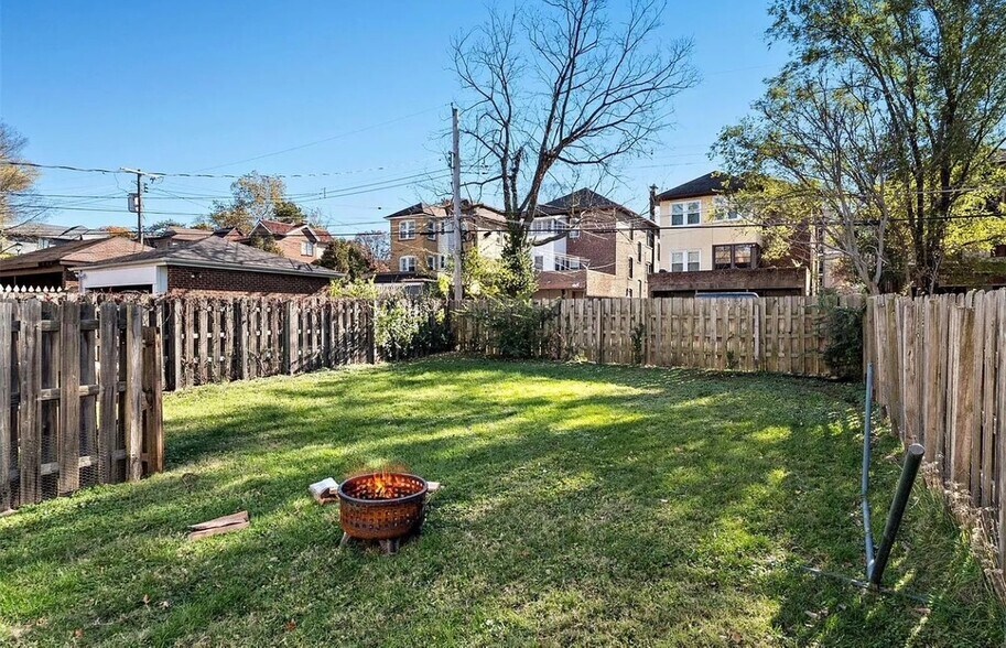 Building Photo - 7310 Lindell Blvd