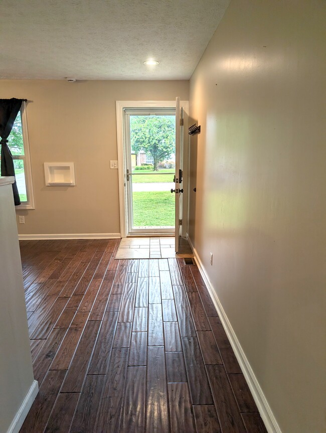 Building Photo - 10609 Sprawls Point