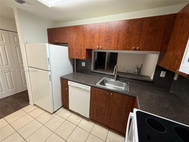 Building Photo - 2216 NW 135th Terrace