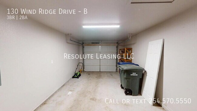 Building Photo - 130 Wind Ridge Dr