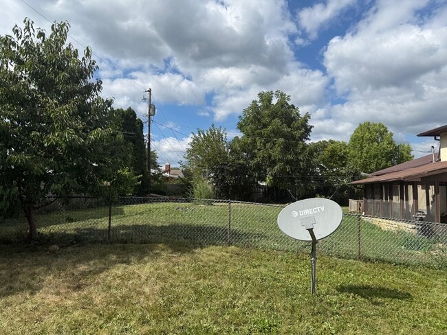 Building Photo - 1239 Bradshire Dr