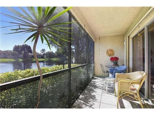 Building Photo - 409 Gardens Dr