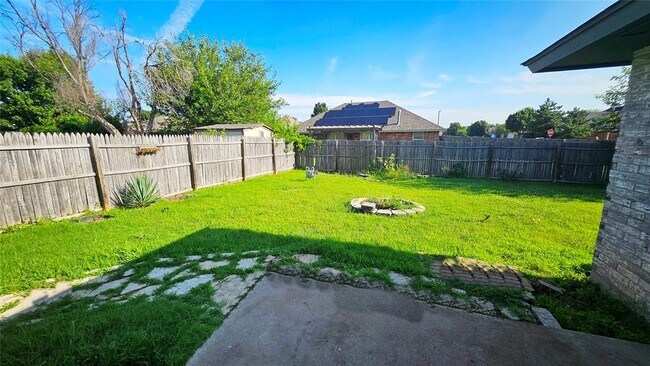 Building Photo - 6033 SE 83rd Pl