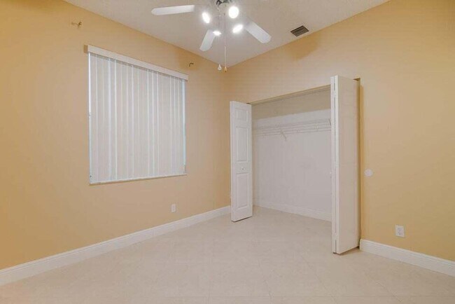 Building Photo - 7227 Chesapeake Cir