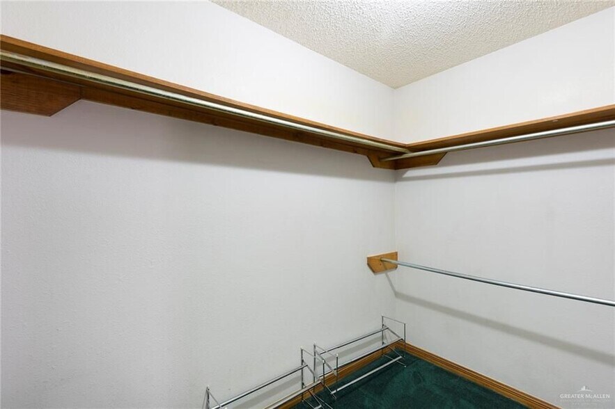 Building Photo - 1801 Crown Pointe Blvd