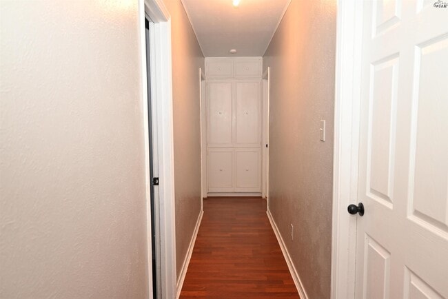 Building Photo - 1110 Rosemary Dr