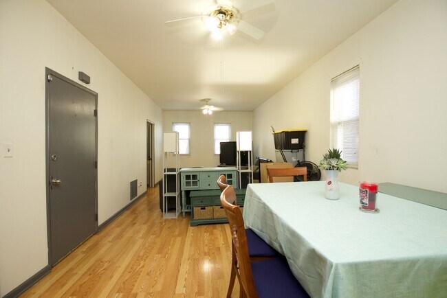 Building Photo - 1722 N Kimball Ave