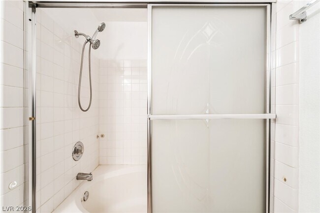 Building Photo - 3125 N Buffalo Dr