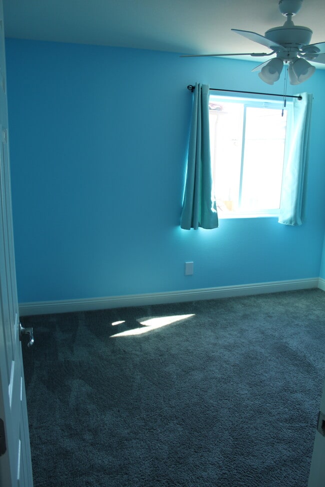 Building Photo - 4372 Ladera Dr