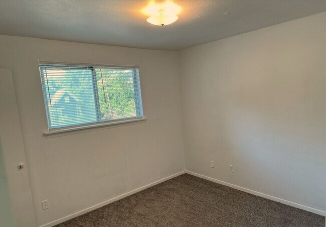 Building Photo - 2092 Jefferson Ave