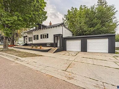 Garage - 700 S Grange Ave