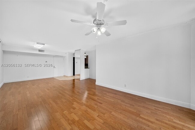 Building Photo - 3600 Mystic Pointe Dr