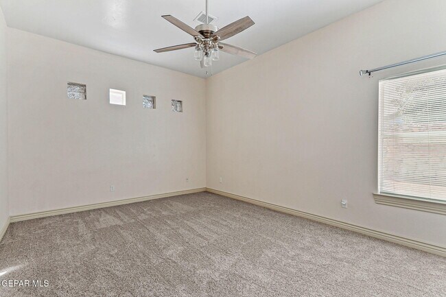 Building Photo - 5557 Gustavo Madrid Ln
