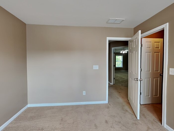 Building Photo - 2542 Carleton Gold Rd