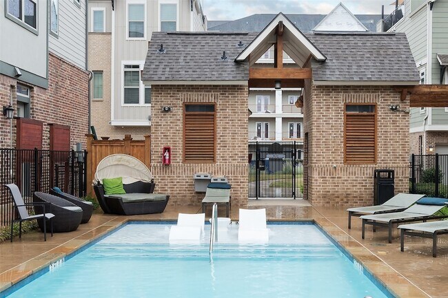 Building Photo - 1115 Manacor Ln