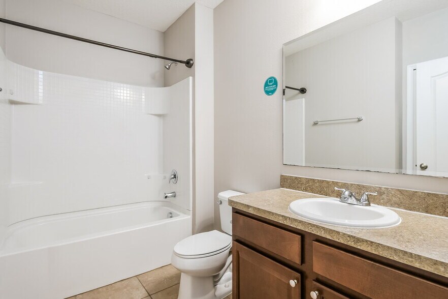 Building Photo - 5025 Brenton Manor Ave