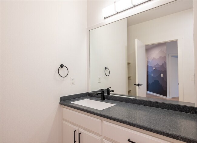 Building Photo - 300 SW 6th St