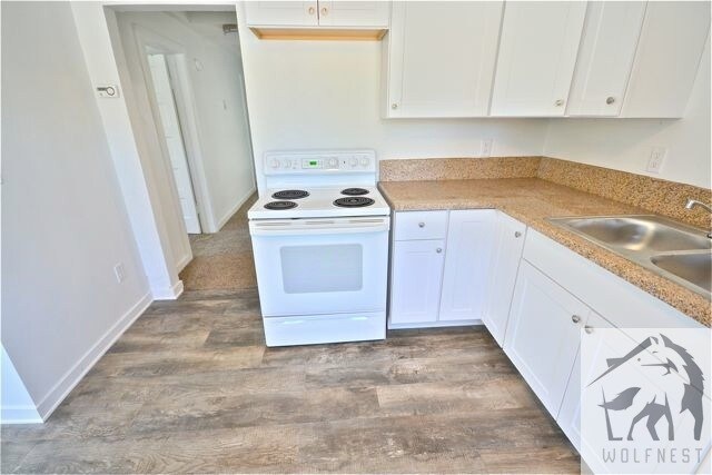 Building Photo - Fantastic 4 Bedroom Riverton Duplex